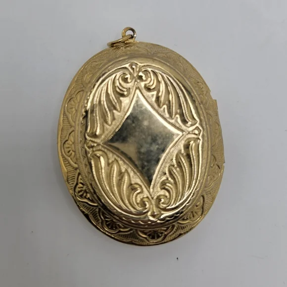 Charm - Picture 8 of 8